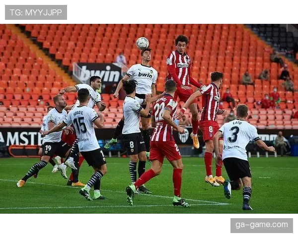 五大联赛焦点战：豪门激战欧冠席位，关键对决引爆争四白热化