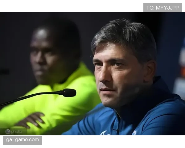 亨克主帅携全新战术理念亮相，新赛季前景引热议