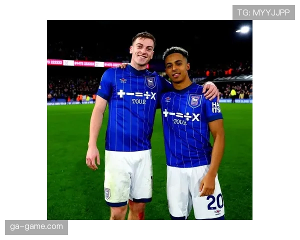 伊普斯维奇与莫西成功续约，剑指英超再创佳绩