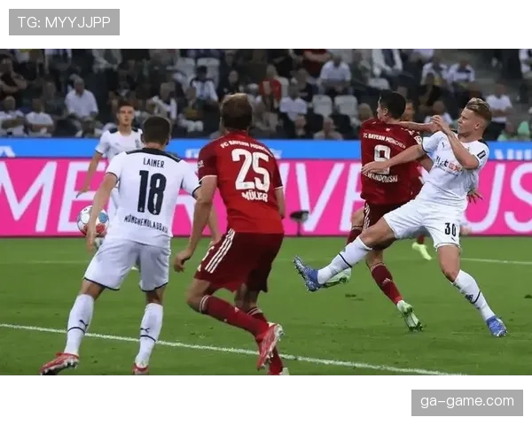 边路犀利却越踢越险！拜仁这是突破还是被反噬？