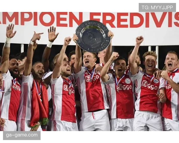 阿贾克斯欧战表现低迷形势加剧，对赛季整体走势形成制约