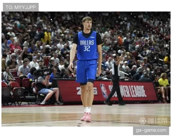 弗拉格无球切入拉开空间更胜同期新秀