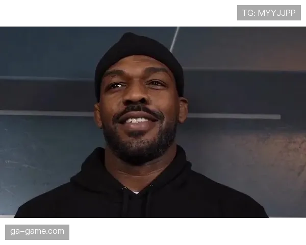 乔恩·琼斯发张照，百万豪车停在路边便利店门口，我笑不出来